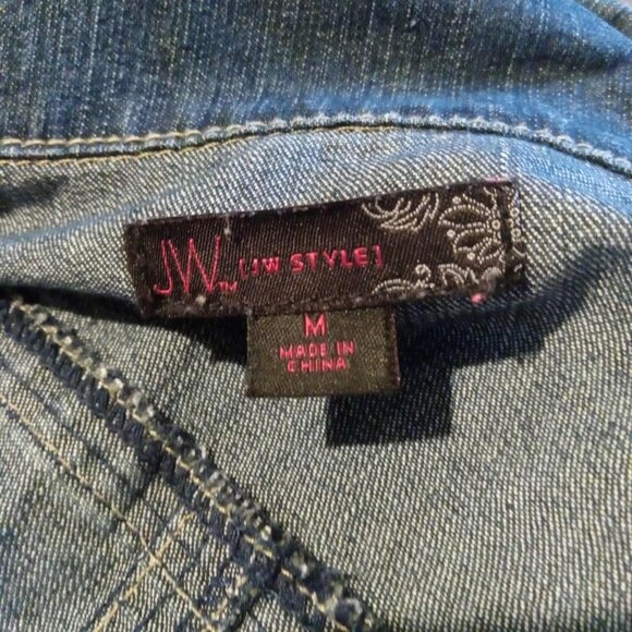 JW (JW Style) Women's Denim Jacket in Dark Wash, Size M - Picture 3 of 3